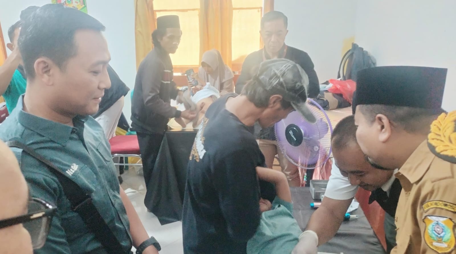 Wabup As’ad Buka Khitan Massal Modern, 36 Anak Nikmati Metode Thermoseal Tanpa Suntik, Tanpa Jahit